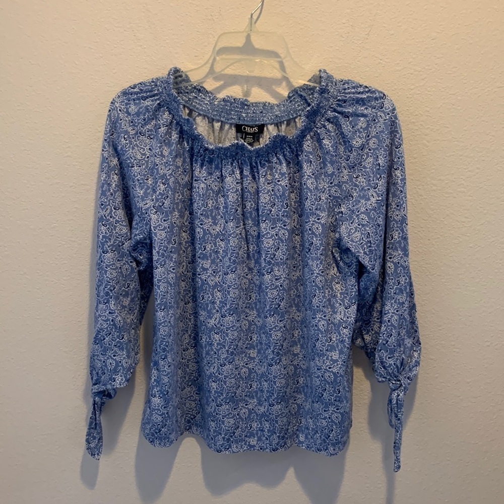Chaps fun&flirty summer top. Elastic neckline. 3/4 tie sleeves. Blue&White. M.  